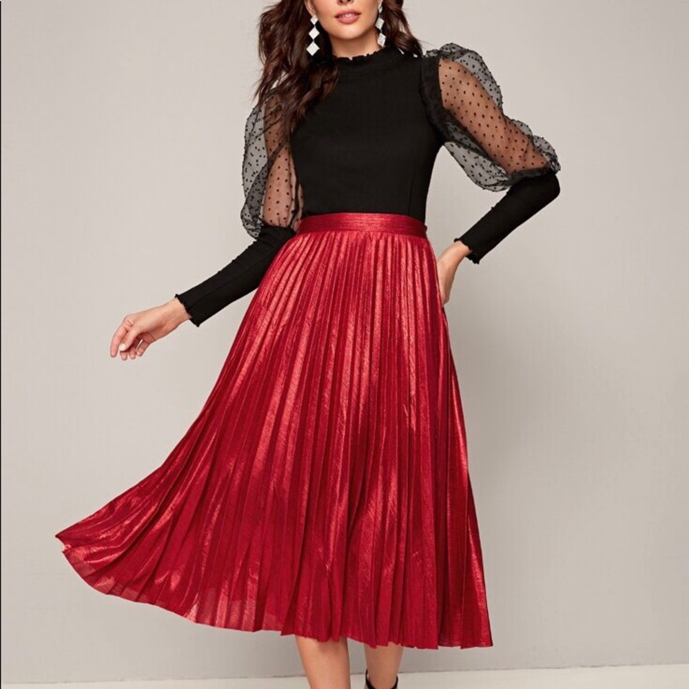 Women’s Stain pleat skirt